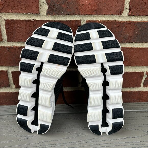 On Cloudswift Running Shoe - Picture 9 of 13